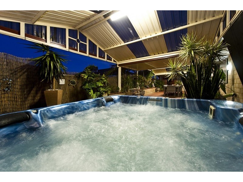 18 Alicante Mews, Secret Harbour WA 6173