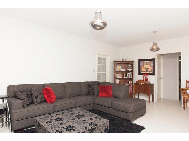 10 Tamar Break, Madora Bay WA 6210