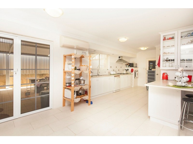 10 Tamar Break, Madora Bay WA 6210