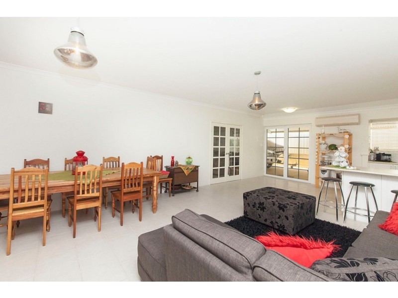 10 Tamar Break, Madora Bay WA 6210