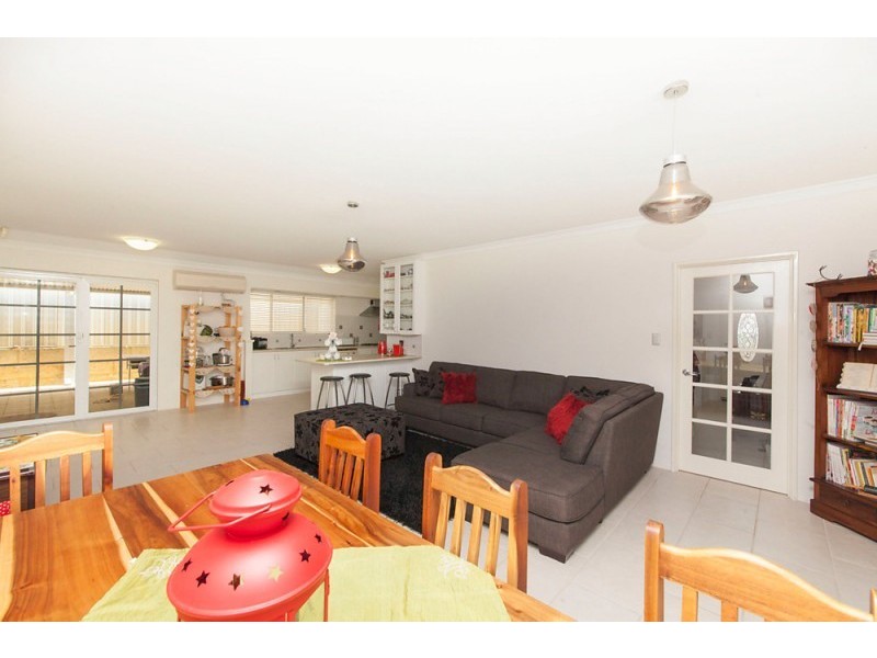 10 Tamar Break, Madora Bay WA 6210