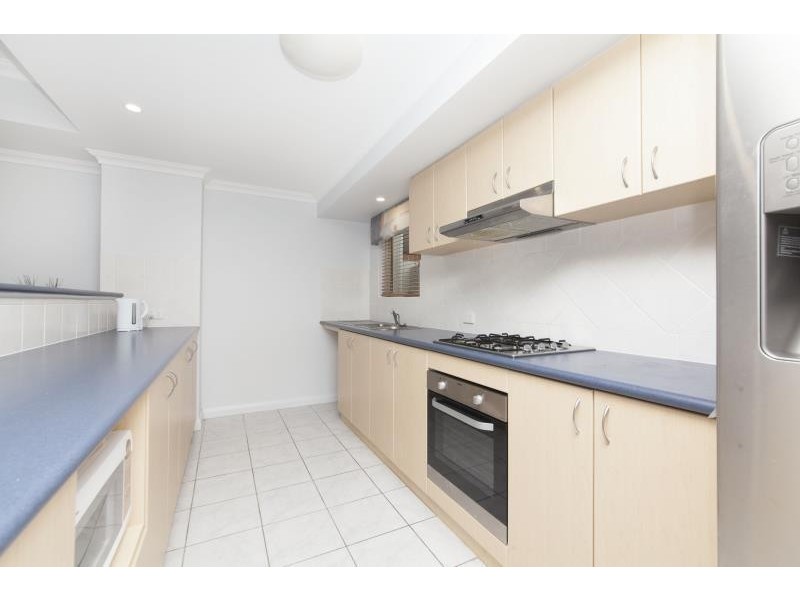 8/2 Albenga Place, Secret Harbour WA 6173