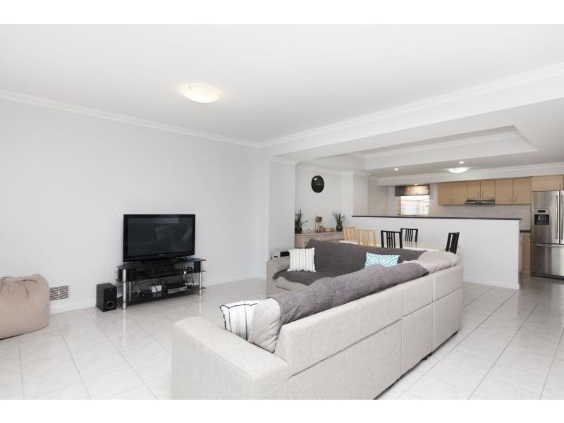 8/2 Albenga Place, Secret Harbour WA 6173
