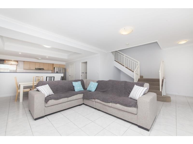 8/2 Albenga Place, Secret Harbour WA 6173