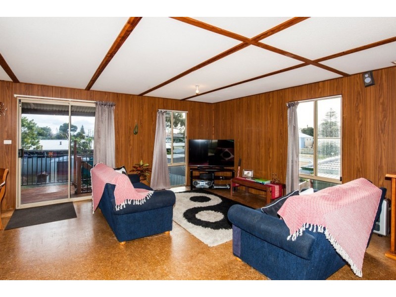 41 Yanrey Street, Golden Bay WA 6174