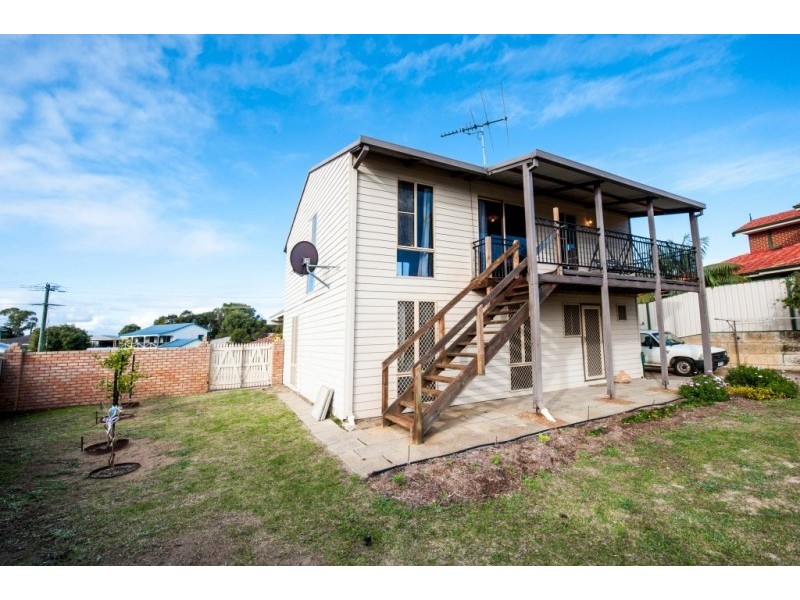 41 Yanrey Street, Golden Bay WA 6174