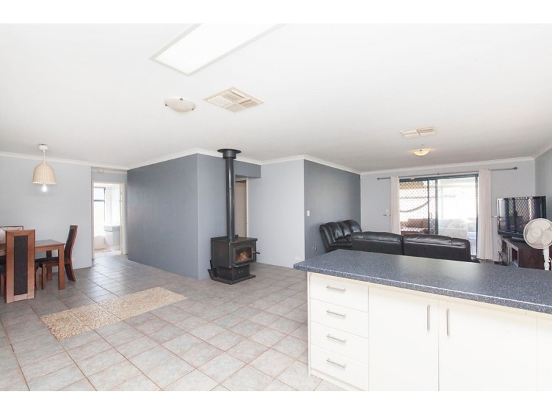 6 Raven Lane, Warnbro WA 6169