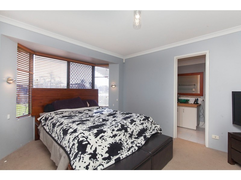 6 Raven Lane, Warnbro WA 6169