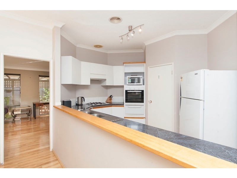 18 Zedora Loop, Port Kennedy WA 6172