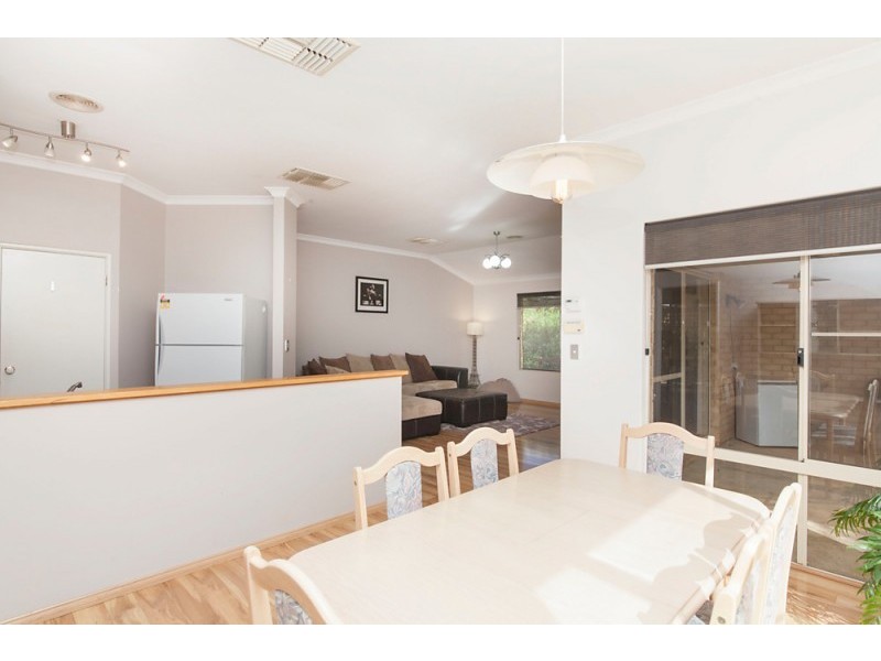 18 Zedora Loop, Port Kennedy WA 6172