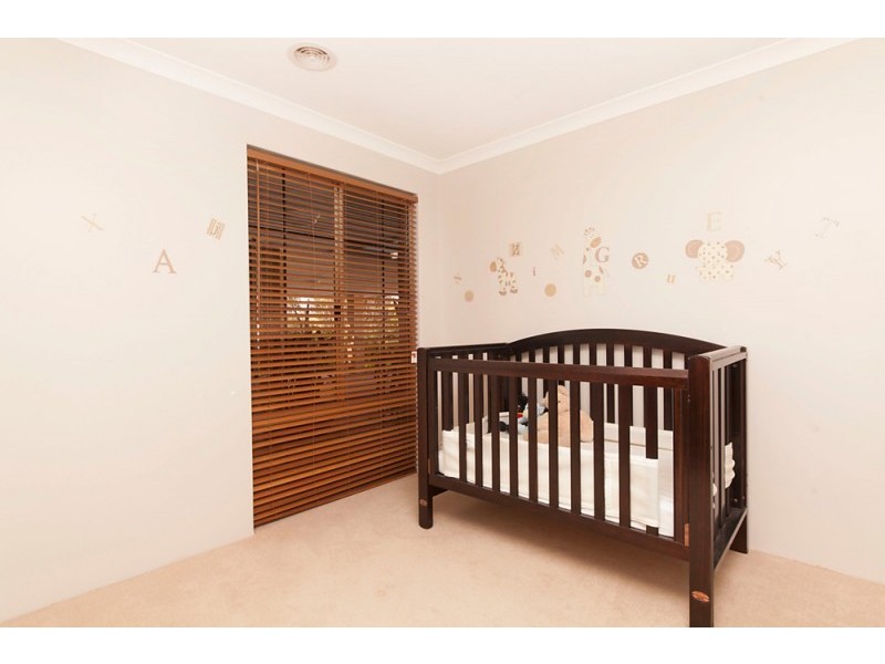 18 Zedora Loop, Port Kennedy WA 6172