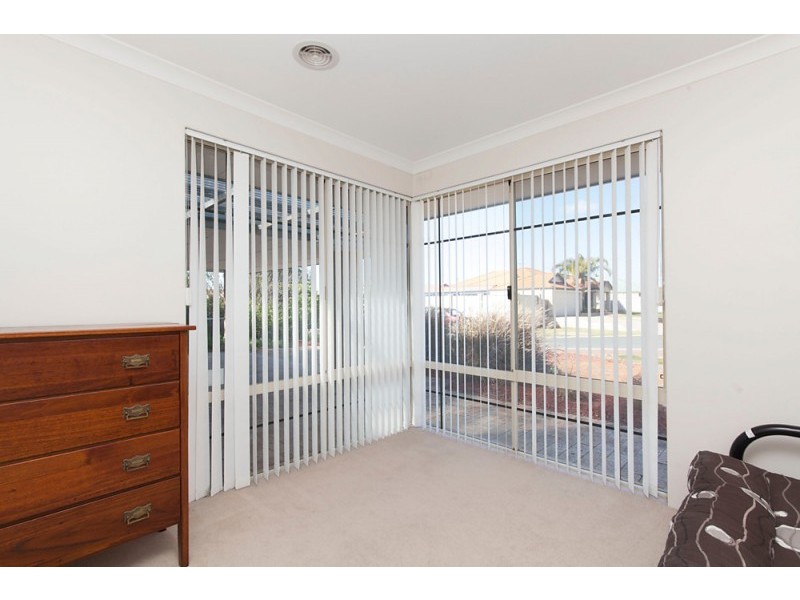 18 Zedora Loop, Port Kennedy WA 6172