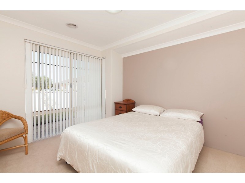 18 Zedora Loop, Port Kennedy WA 6172