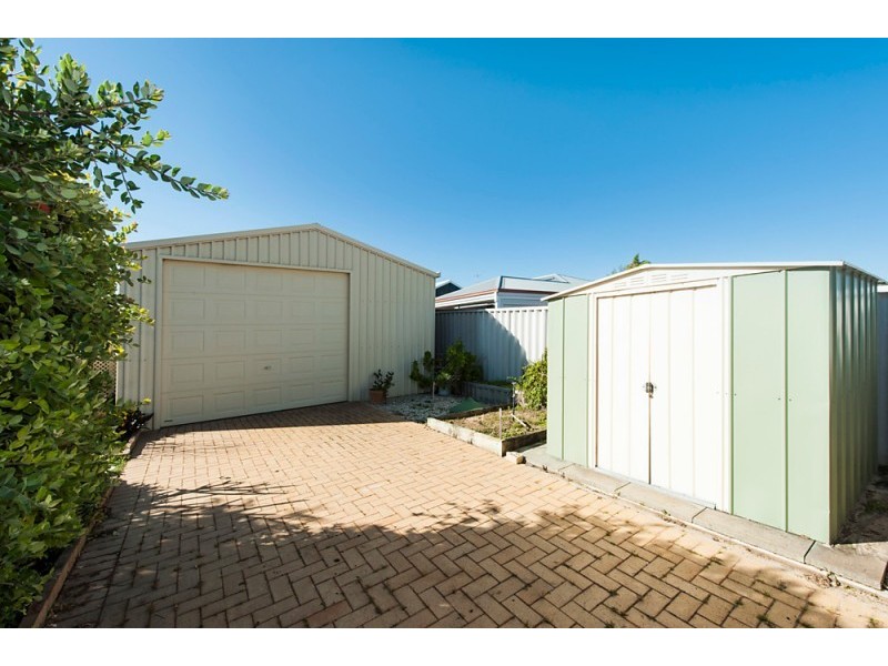 5 Requa Crescent, Warnbro WA 6169