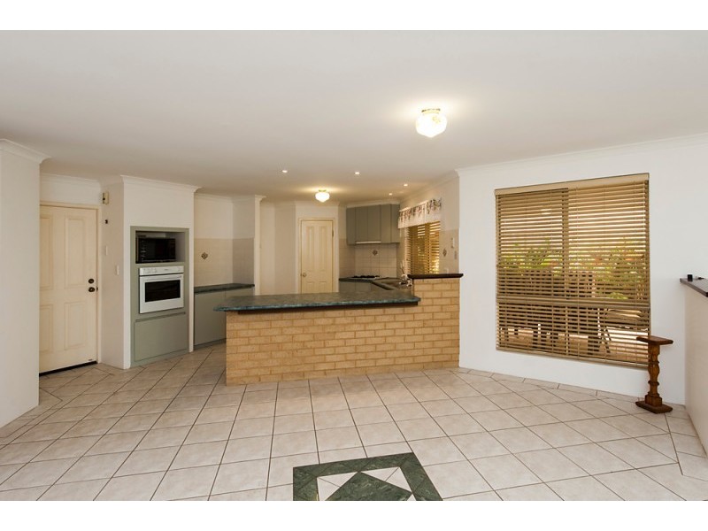 5 Requa Crescent, Warnbro WA 6169