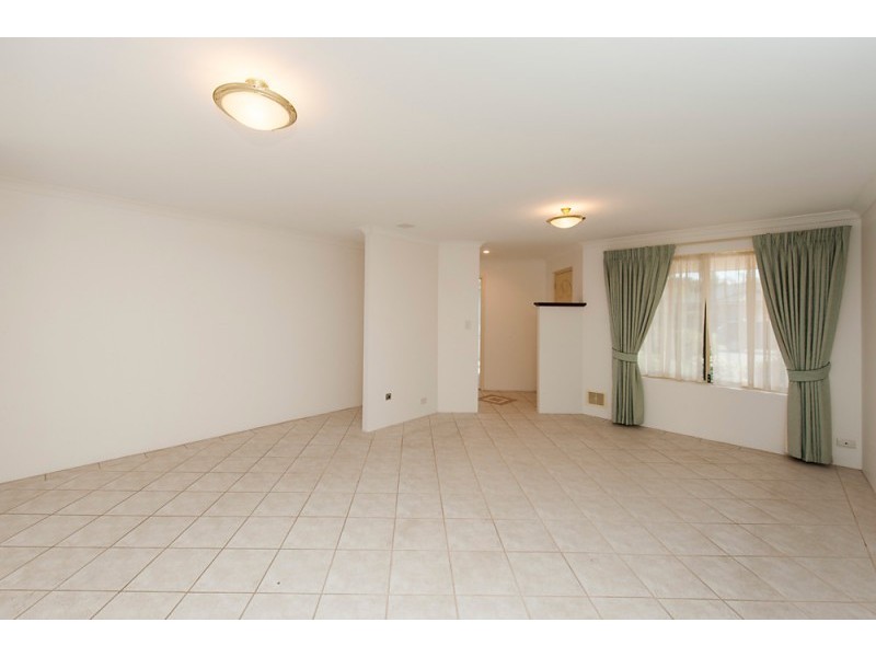 5 Requa Crescent, Warnbro WA 6169