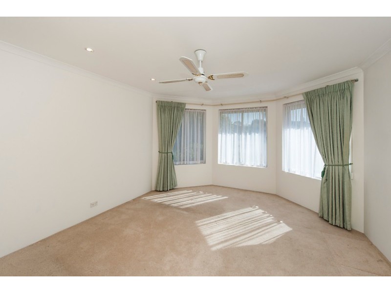 5 Requa Crescent, Warnbro WA 6169