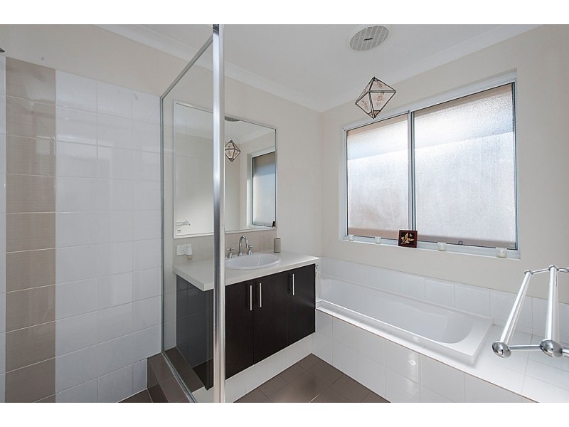 111 Tangadee Road, Golden Bay WA 6174