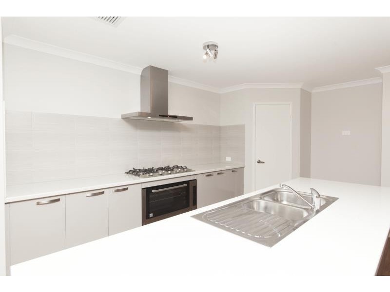 10 Persian Grove, Singleton WA 6175