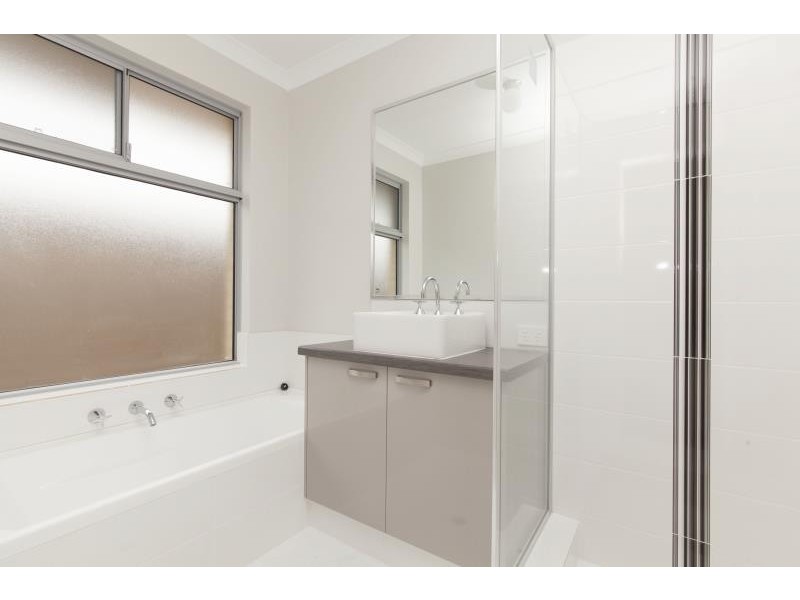 10 Persian Grove, Singleton WA 6175