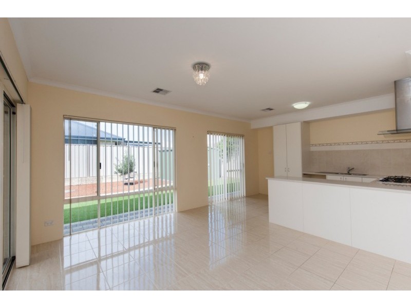 4 Keraudren Vale, Secret Harbour WA 6173