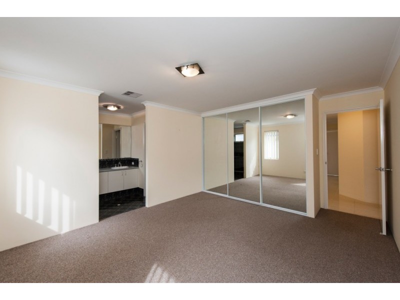 4 Keraudren Vale, Secret Harbour WA 6173