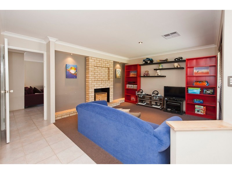 10 Royal Palm Drive, Warnbro WA 6169