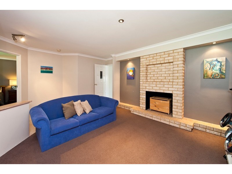 10 Royal Palm Drive, Warnbro WA 6169