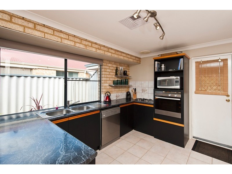 10 Royal Palm Drive, Warnbro WA 6169