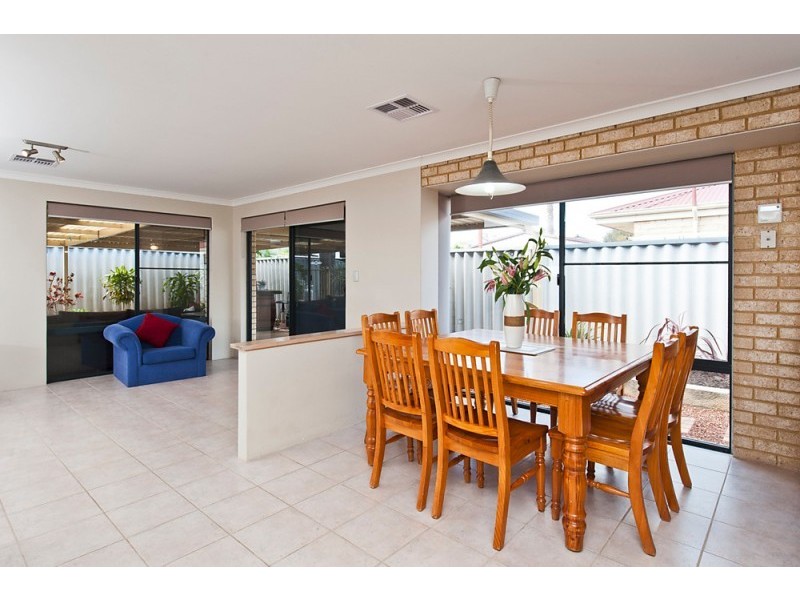 10 Royal Palm Drive, Warnbro WA 6169