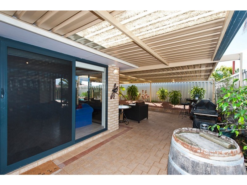 10 Royal Palm Drive, Warnbro WA 6169