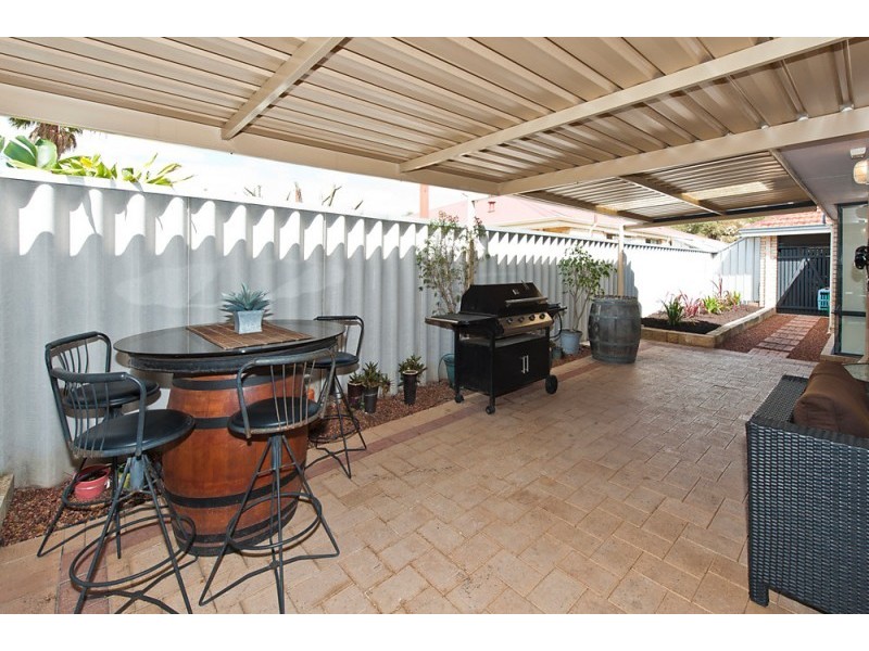 10 Royal Palm Drive, Warnbro WA 6169