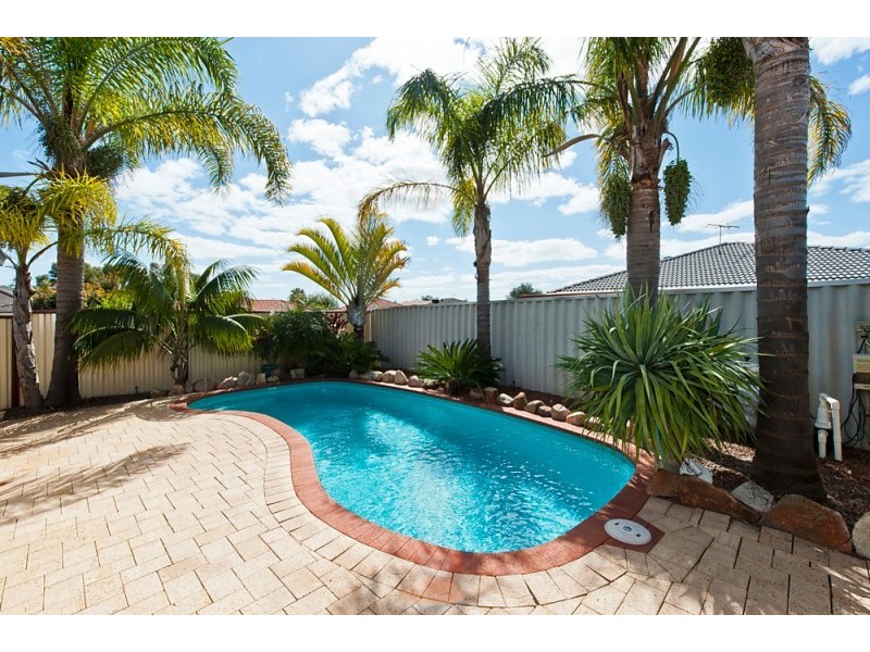 10 Royal Palm Drive, Warnbro WA 6169