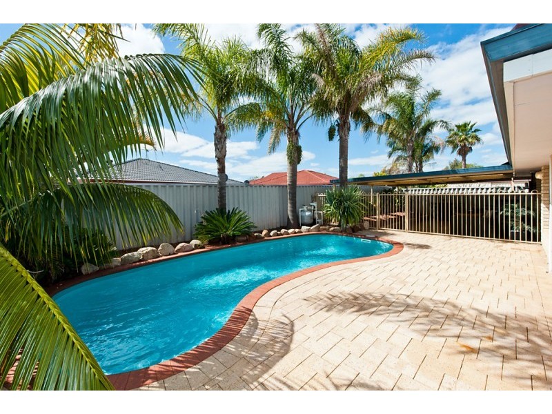 10 Royal Palm Drive, Warnbro WA 6169