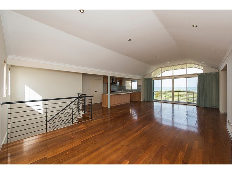 11 Abeona Parade, Madora Bay WA 6210