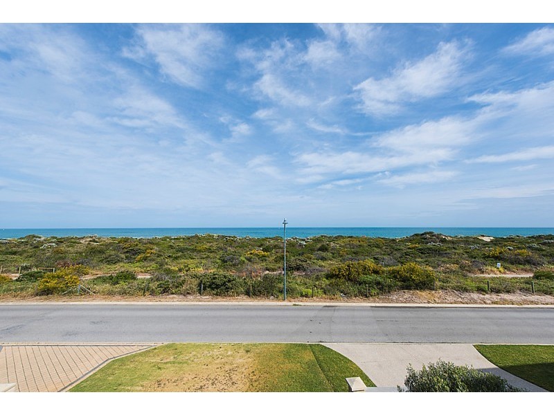 11 Abeona Parade, Madora Bay WA 6210