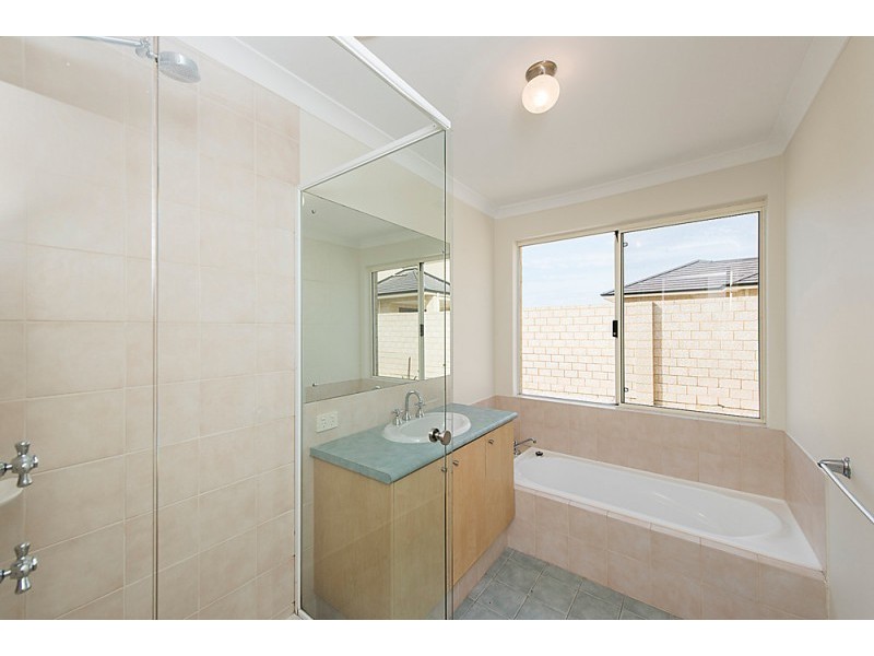 11 Abeona Parade, Madora Bay WA 6210