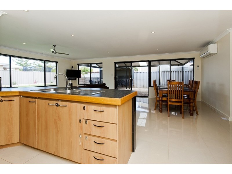 29 Vila Do Porto Cr, Secret Harbour WA 6173