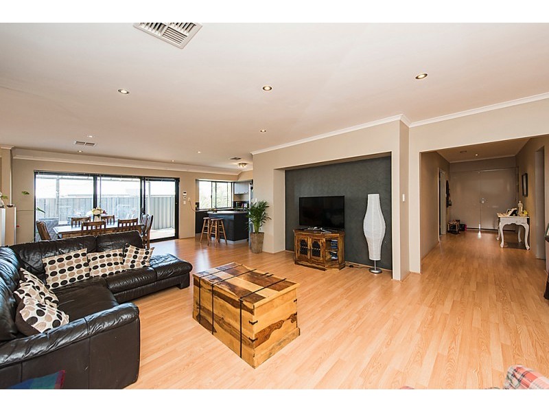 22 Claiborne Road, Secret Harbour WA 6173