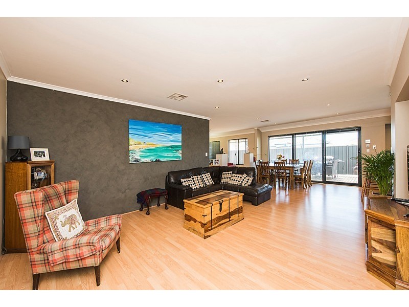 22 Claiborne Road, Secret Harbour WA 6173