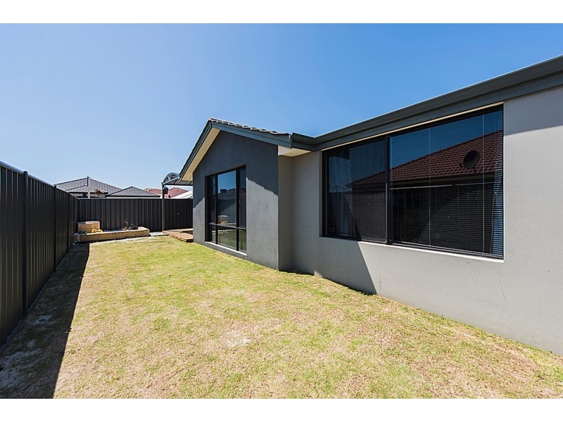 22 Claiborne Road, Secret Harbour WA 6173