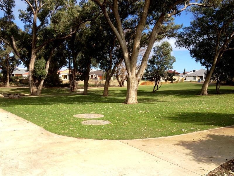 22 Claiborne Road, Secret Harbour WA 6173