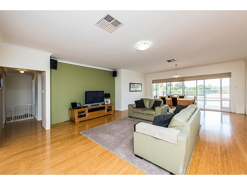 39 Greeson Pwy, Secret Harbour WA 6173