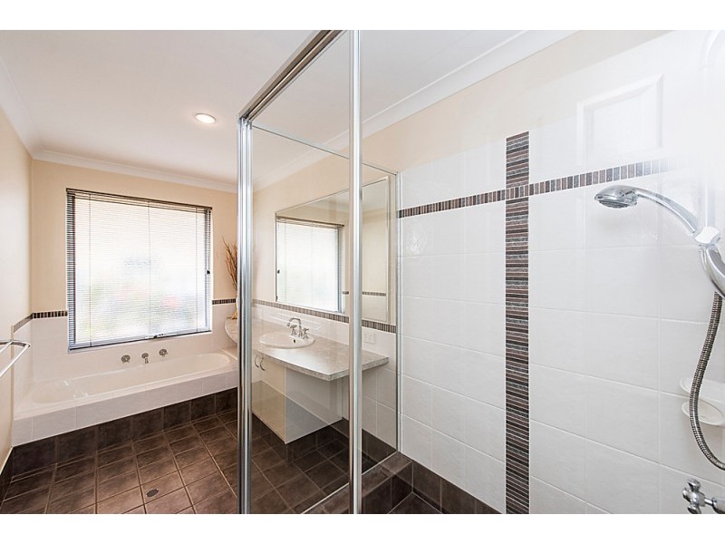 39 Greeson Pwy, Secret Harbour WA 6173