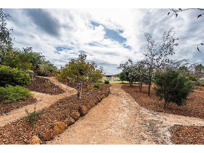 39 Greeson Pwy, Secret Harbour WA 6173