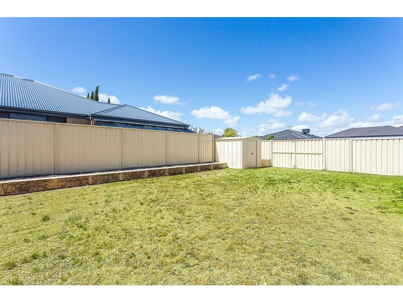 2 D’Arcole Turn, Secret Harbour WA 6173