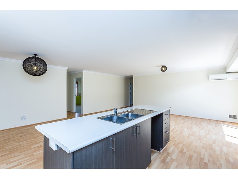 2 D’Arcole Turn, Secret Harbour WA 6173