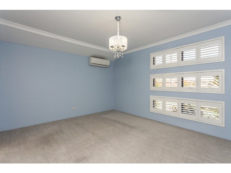 2 D’Arcole Turn, Secret Harbour WA 6173