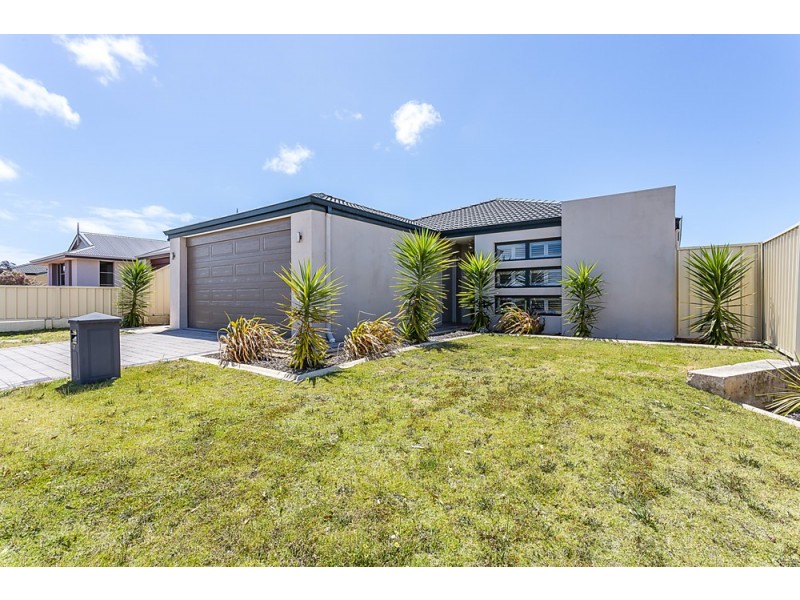 2 D’Arcole Turn, Secret Harbour WA 6173