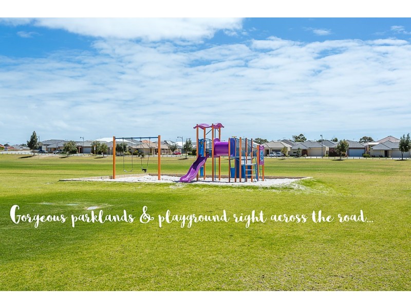 2 D’Arcole Turn, Secret Harbour WA 6173